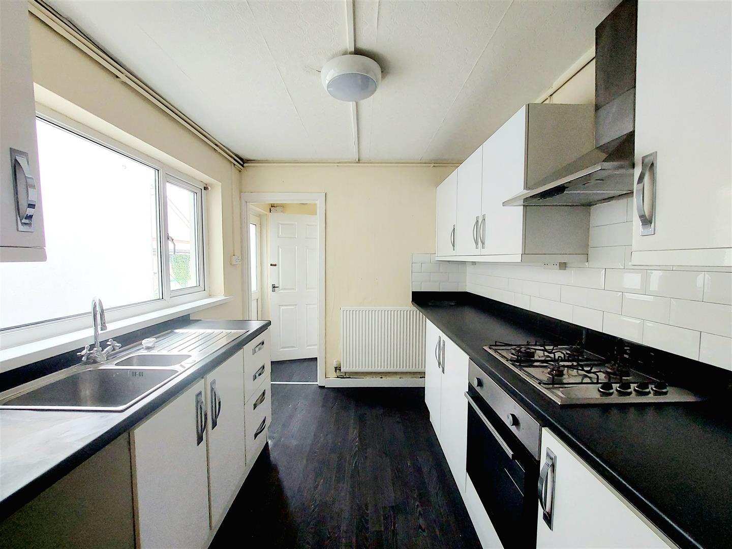 Victoria Road, Waunarlwydd, Swansea, SA5 4TB